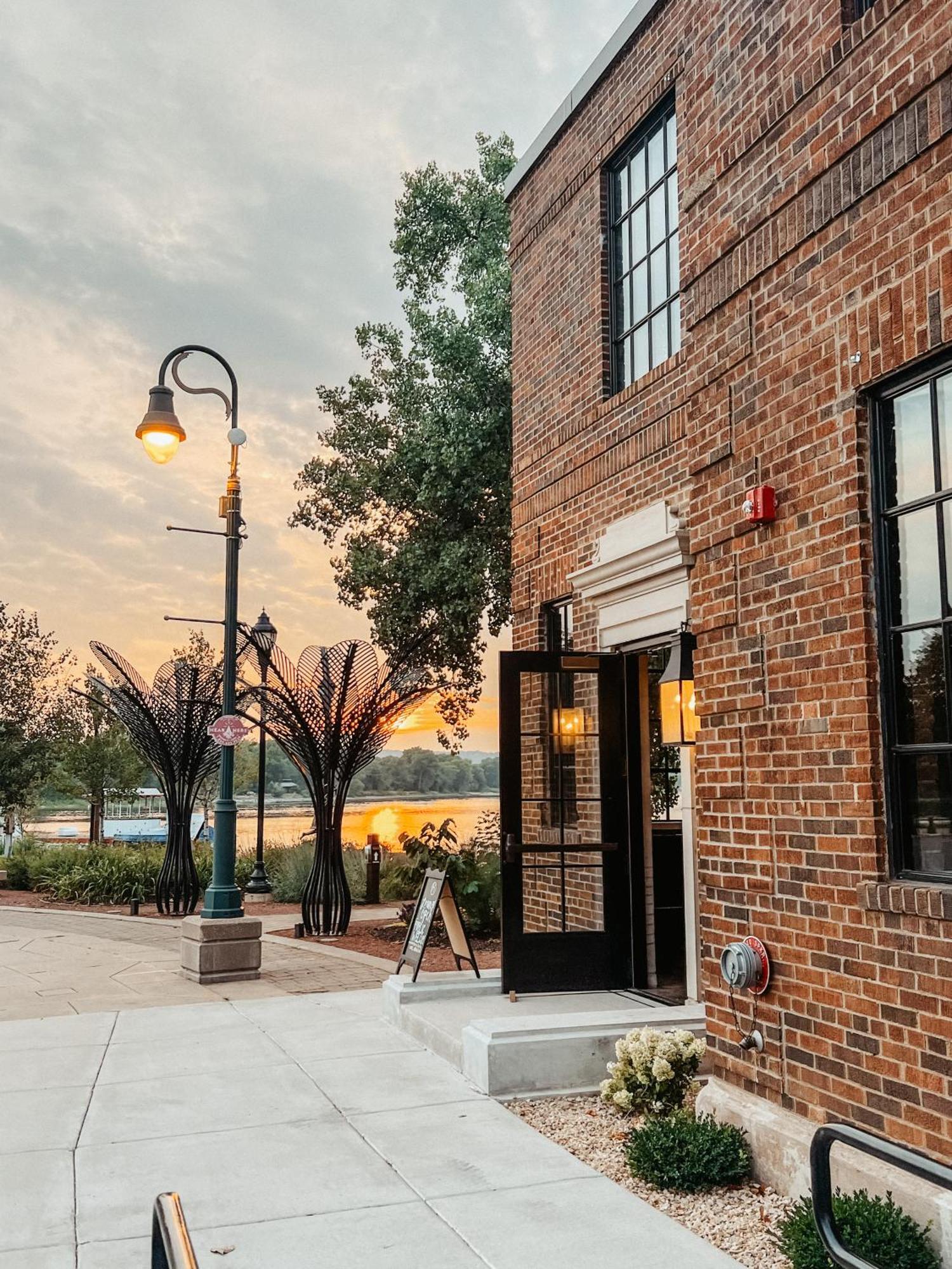 Hatchery Hotel & Event Center La Crosse Exterior photo